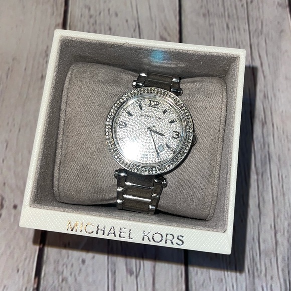Michael Kors Watch - Picture 7 of 12